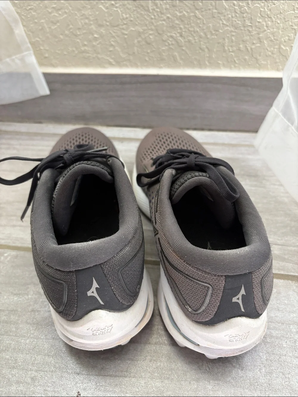 Mizuno Gray Running Sneakers with Purple Trim